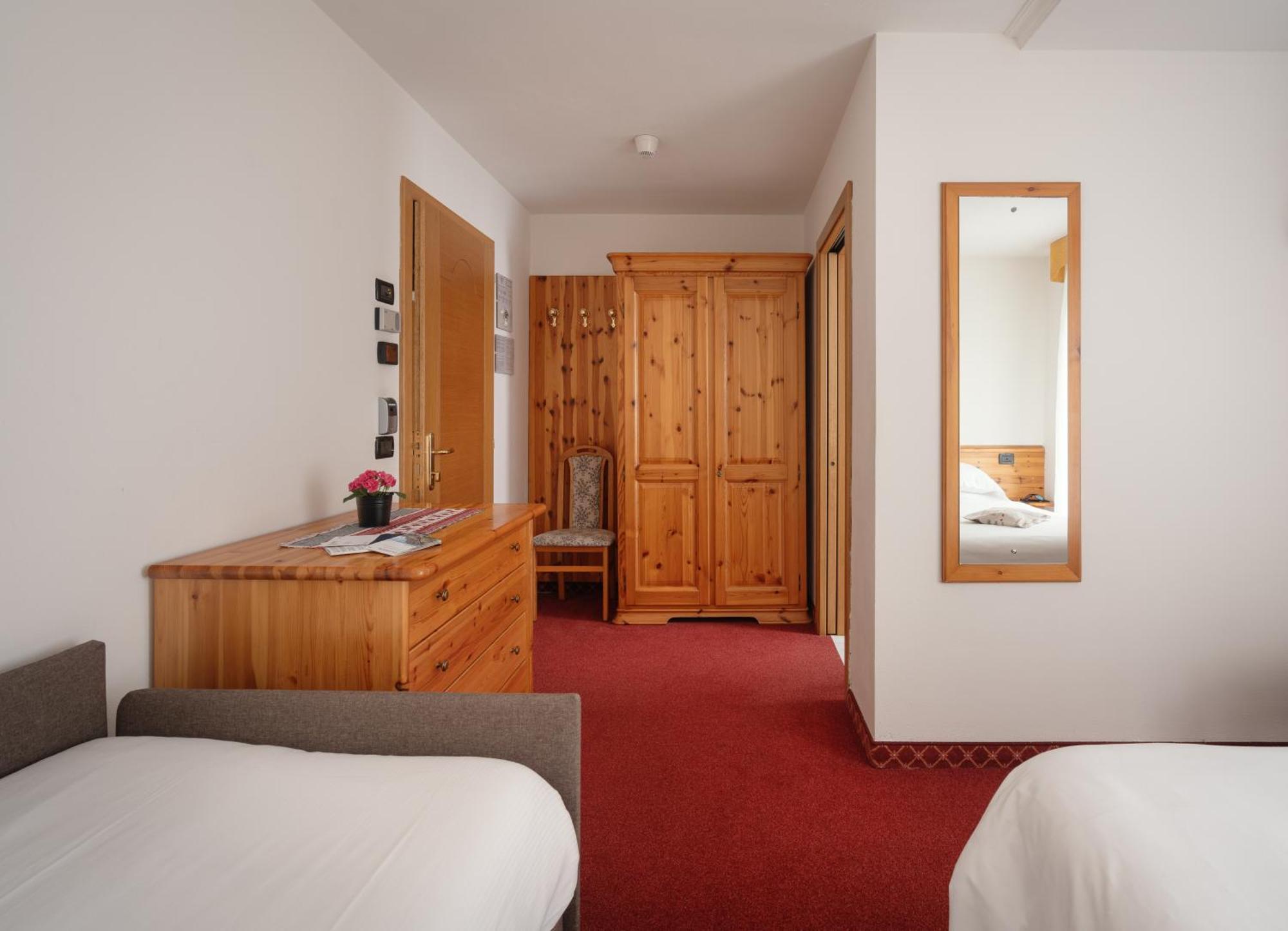 Hotel Villa Emma Madonna di Campiglio Exterior photo