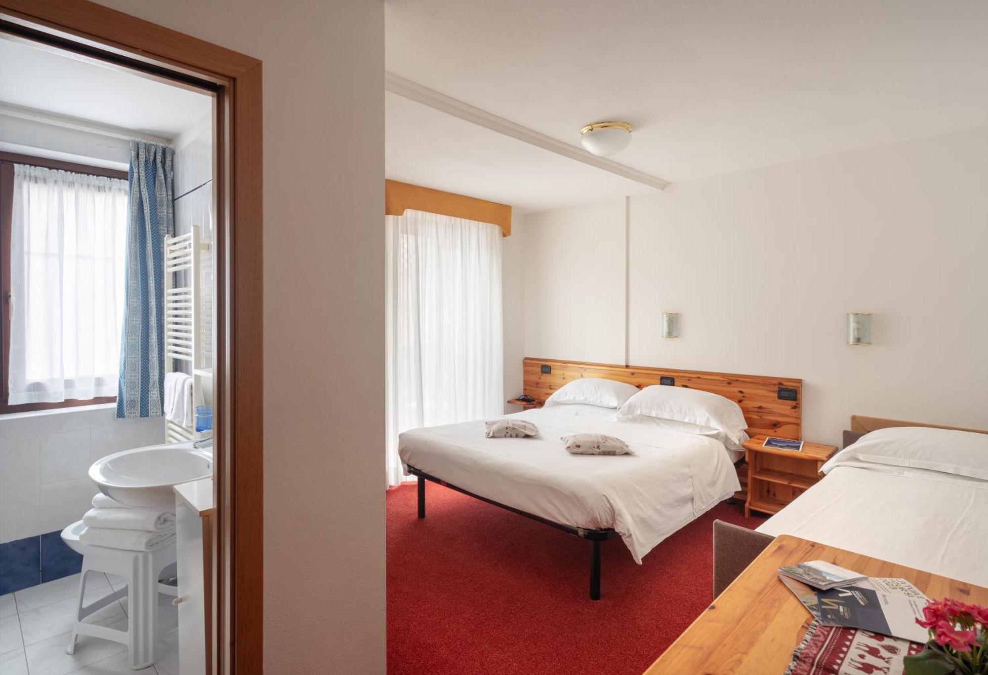 Hotel Villa Emma Madonna di Campiglio Exterior photo
