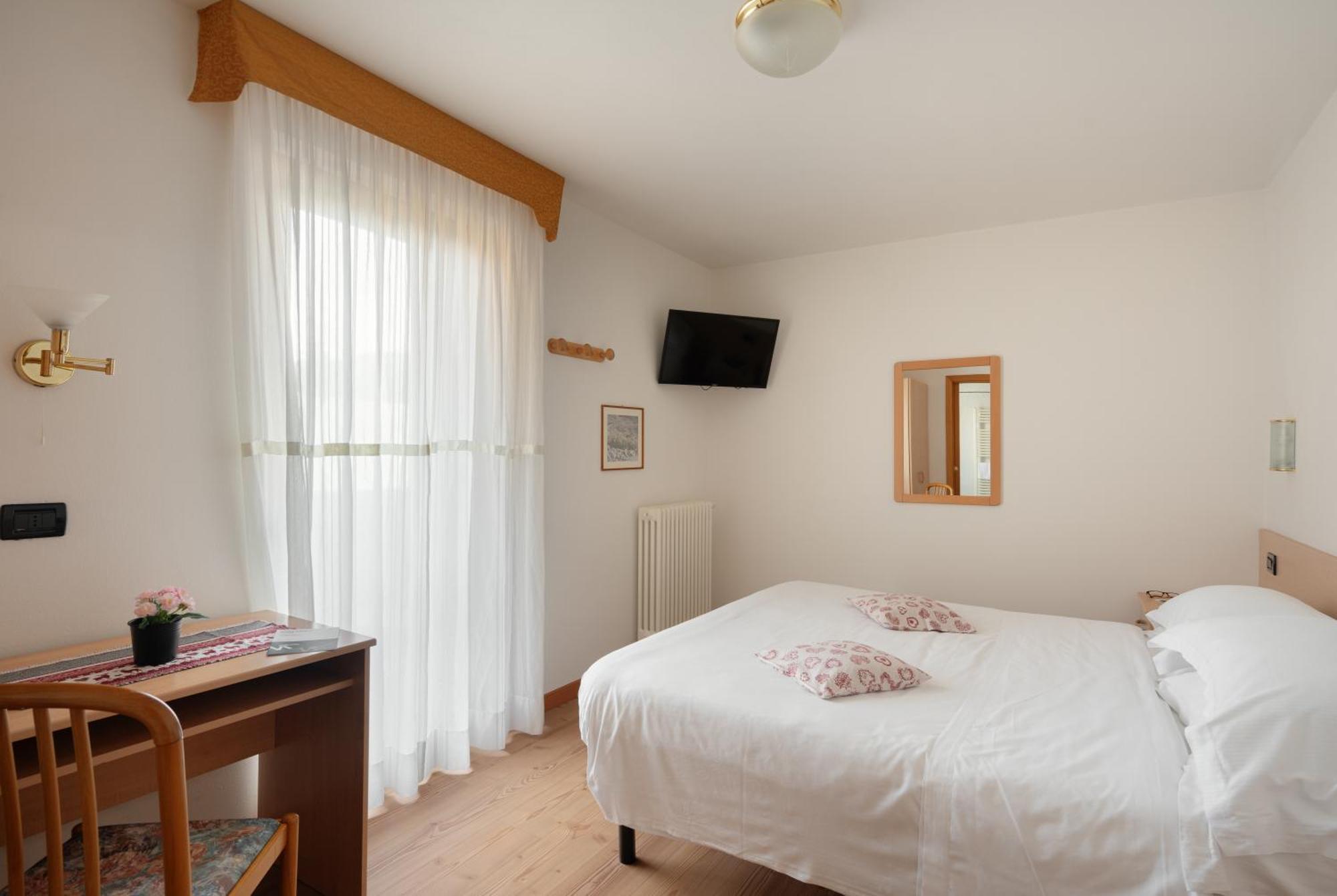 Hotel Villa Emma Madonna di Campiglio Exterior photo
